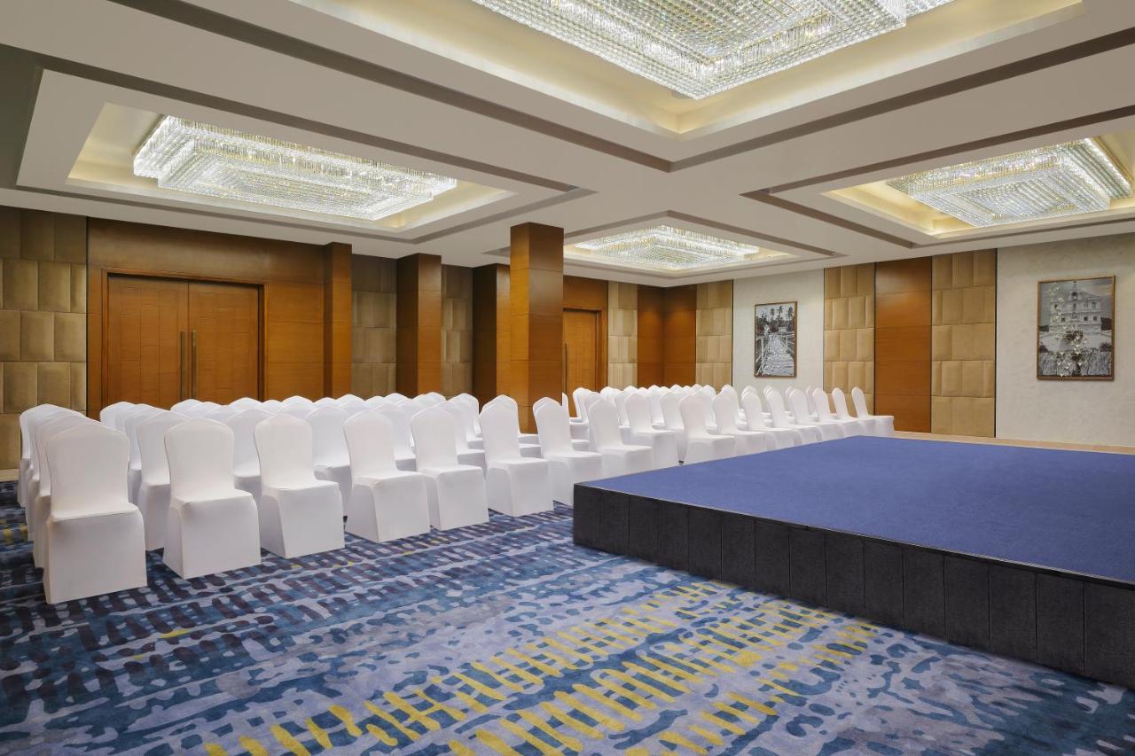 Hotel Fairfield By Marriott Goa Calangute Esterno foto