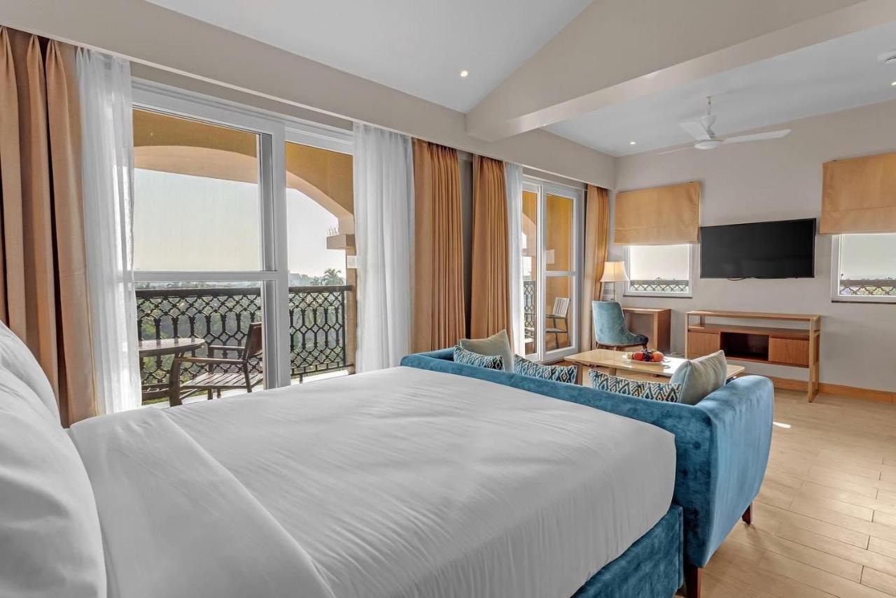 Hotel Fairfield By Marriott Goa Calangute Esterno foto