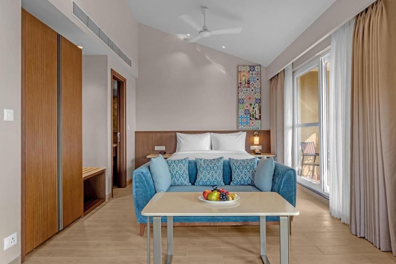 Hotel Fairfield By Marriott Goa Calangute Esterno foto