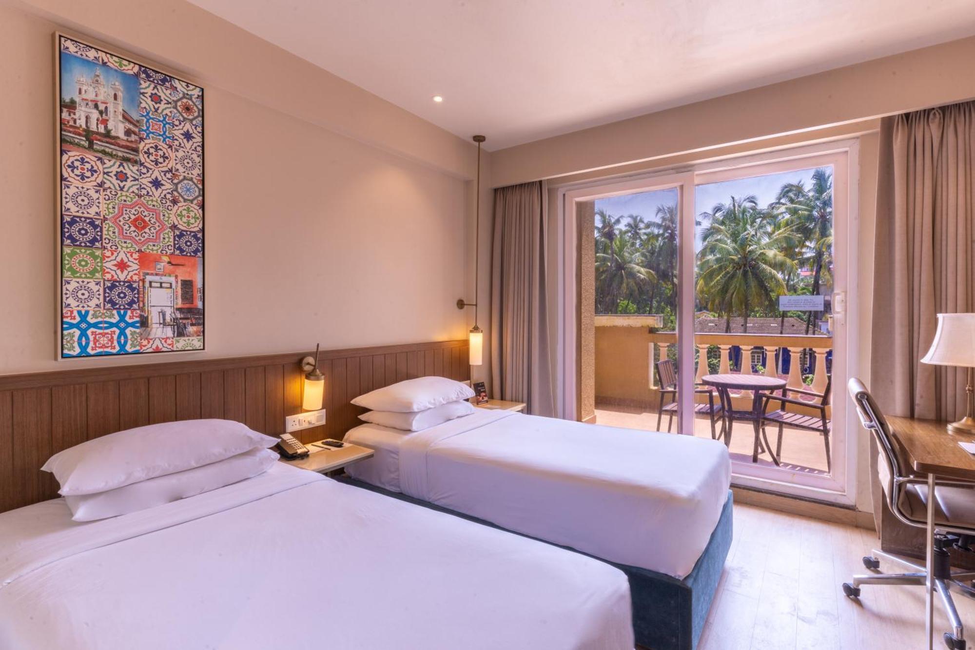Hotel Fairfield By Marriott Goa Calangute Esterno foto